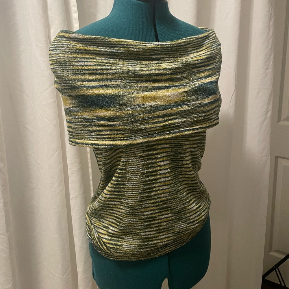BCBG maxazaria off shoulder top